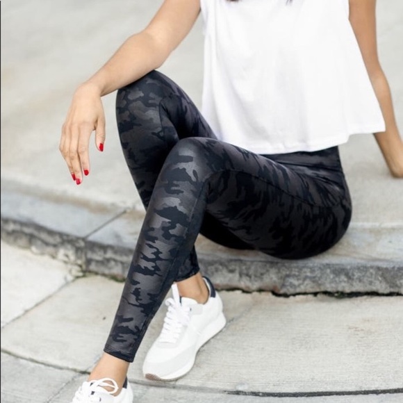 Spanx Camo Tights Leggings - Picture 4 of 16